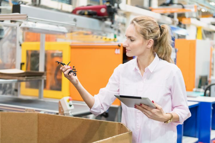 Molding Success: Essential Tips for Plastic Product Manufacturers