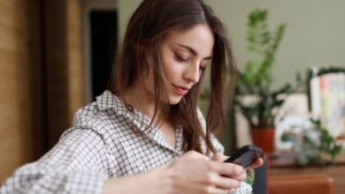 How People Try to Find Out if Someone Is on Tinder and Why It Matters