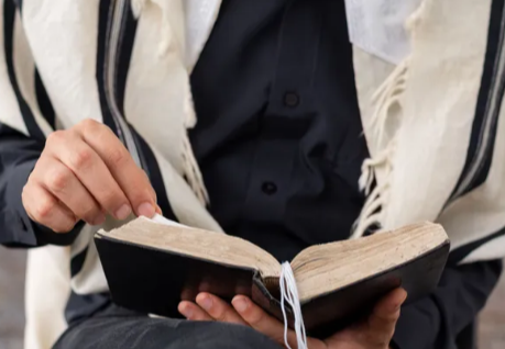 How Funeral Directors Shape Rituals, Literature, and Healing Through Symbolism