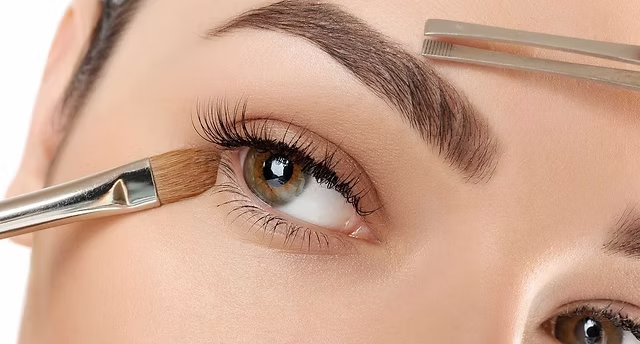 6D Eyebrow Microblading – The Most Realistic Brow Enhancement