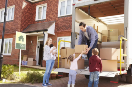 Why Hiring Professional Movers Saves Time and Stress During Apartment Moves