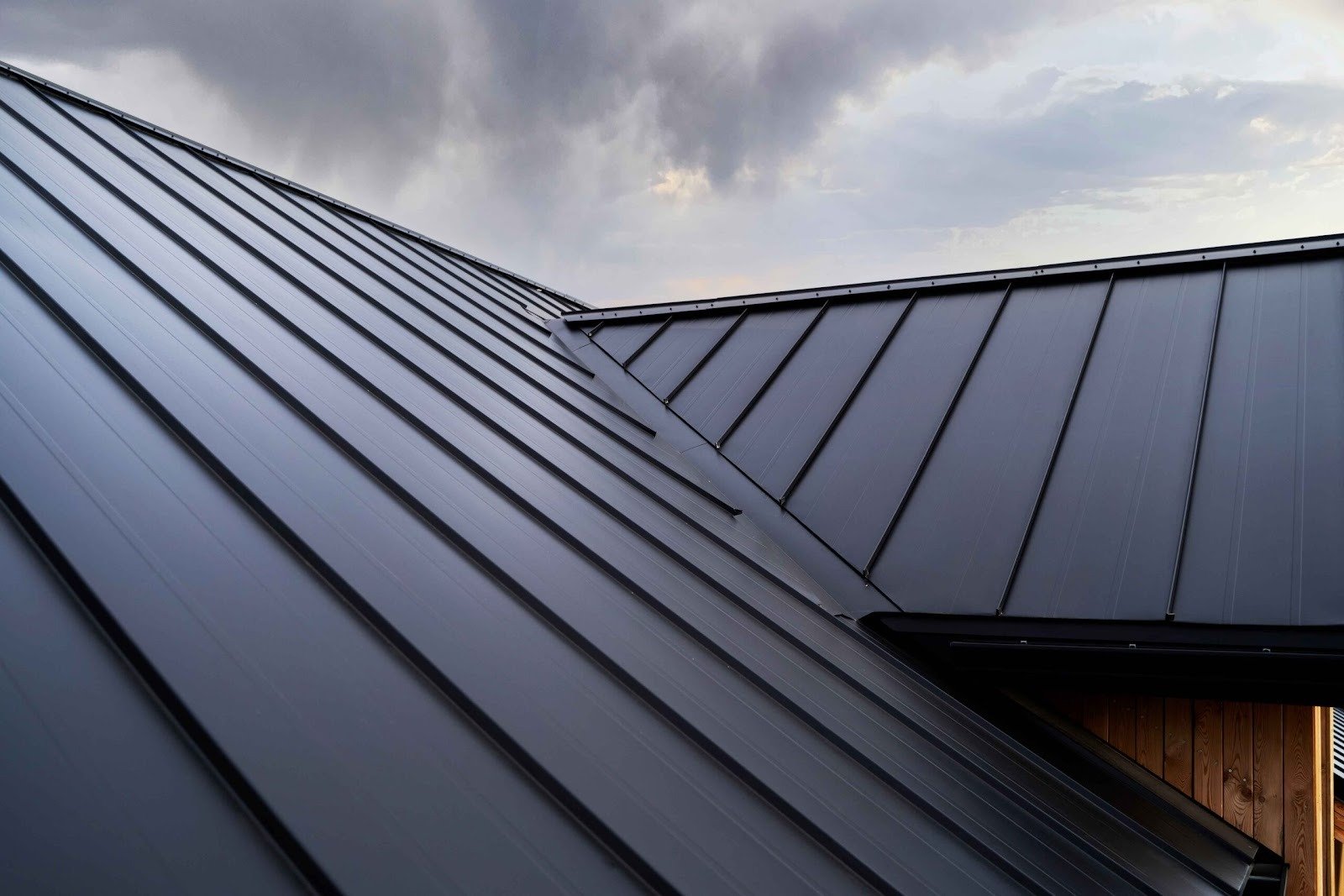 Top 7 Benefits of Installing a Metal Roof with MRoof Metal Roofing Mississauga