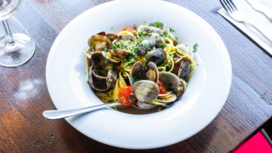 How to Create a Mediterranean Dinner at Home: Simple Recipes and Ingredients