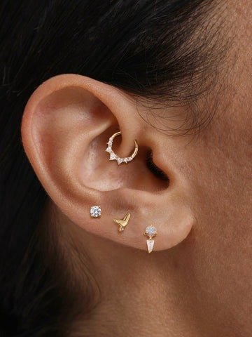 Minimalist Studs: A Guide to Ear Cartilage Jewelry