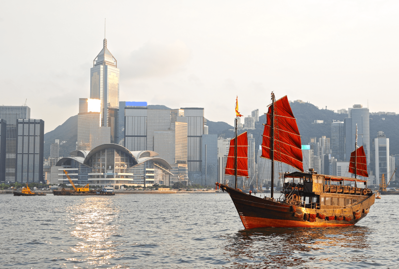 Navigating the Luxury Maritime Market in Hong Kong