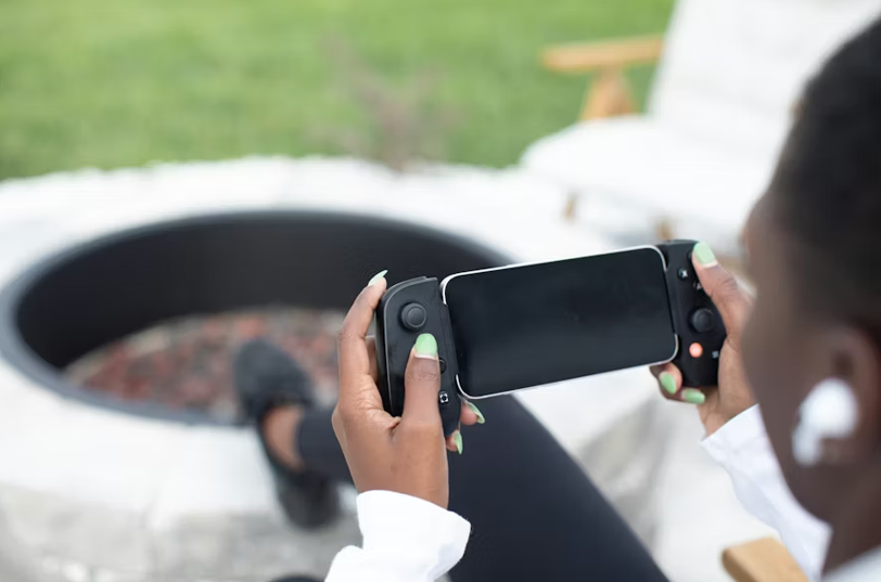 Enhance Your Mobile Gaming Experience with Top Handheld Phone Controllers