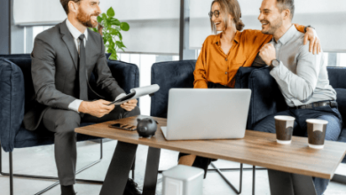 How a Wealth Manager Is Different From a Standard Financial Advisor