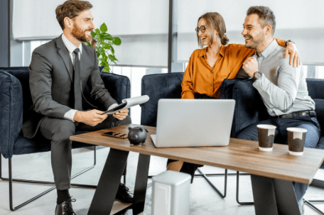 How a Wealth Manager Is Different From a Standard Financial Advisor