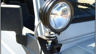 The Benefits of Using a Windshield Light Bracket on Your Suzuki Samurai