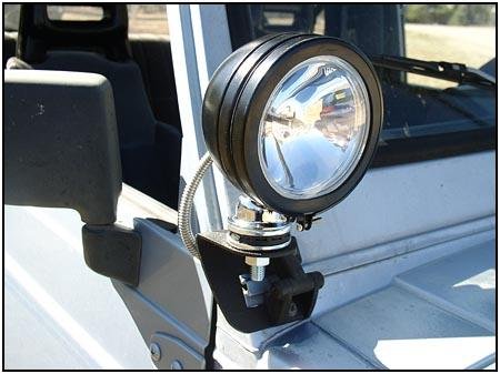 The Benefits of Using a Windshield Light Bracket on Your Suzuki Samurai
