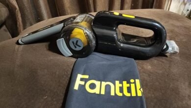 How to Detail Your Car with a Vacuum for Pet Hair Removal