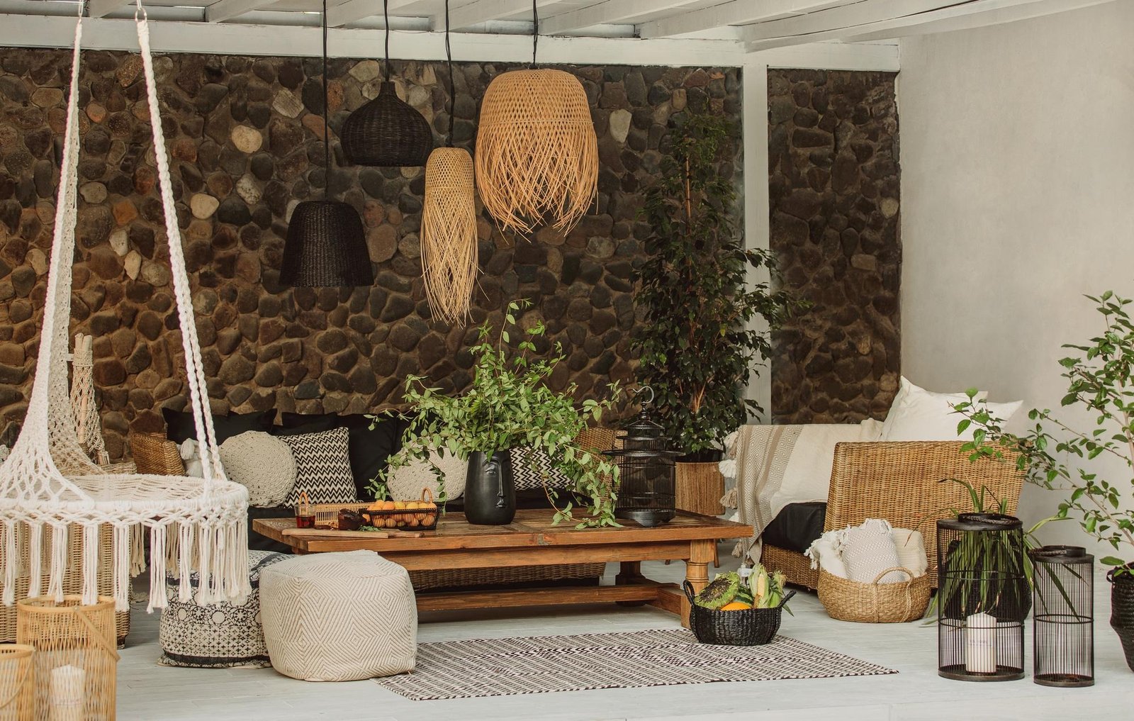 Bringing the Outdoors In: How to Integrate Biophilic Design into Windowless Rooms
