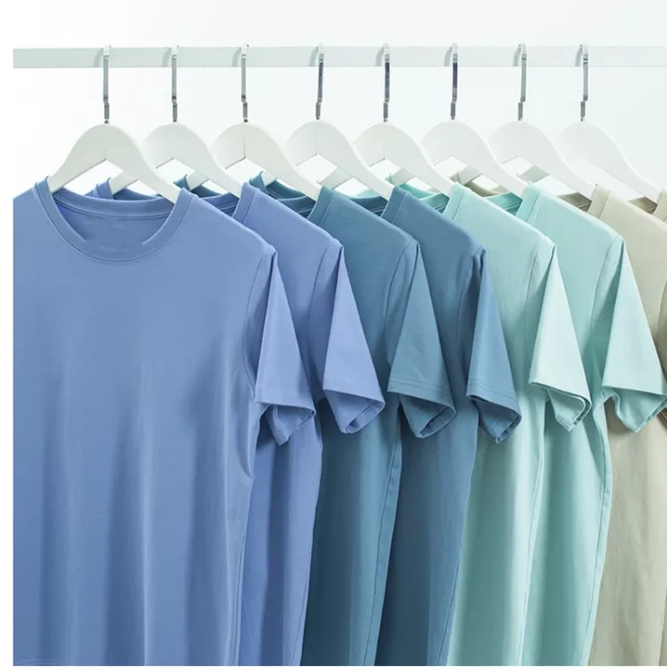What Makes Plain T-Shirts for Printing Ideal for Custom Apparel Projects