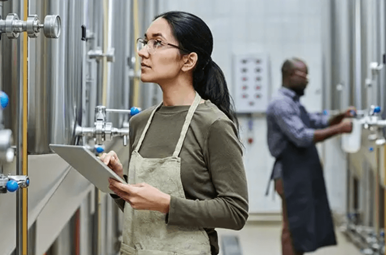 Signs You Need a Tank Inspection Company Before Equipment Fails
