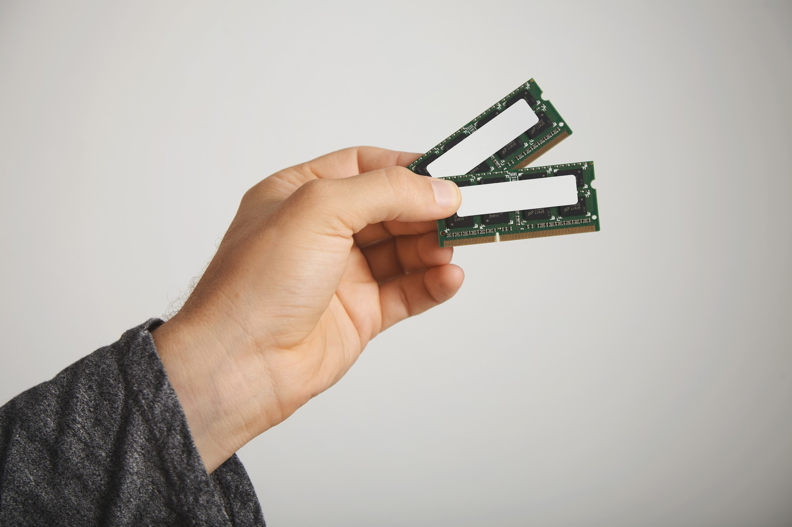 Why Choosing the Right Server Memory Supplier Strengthens AI Infrastructure
