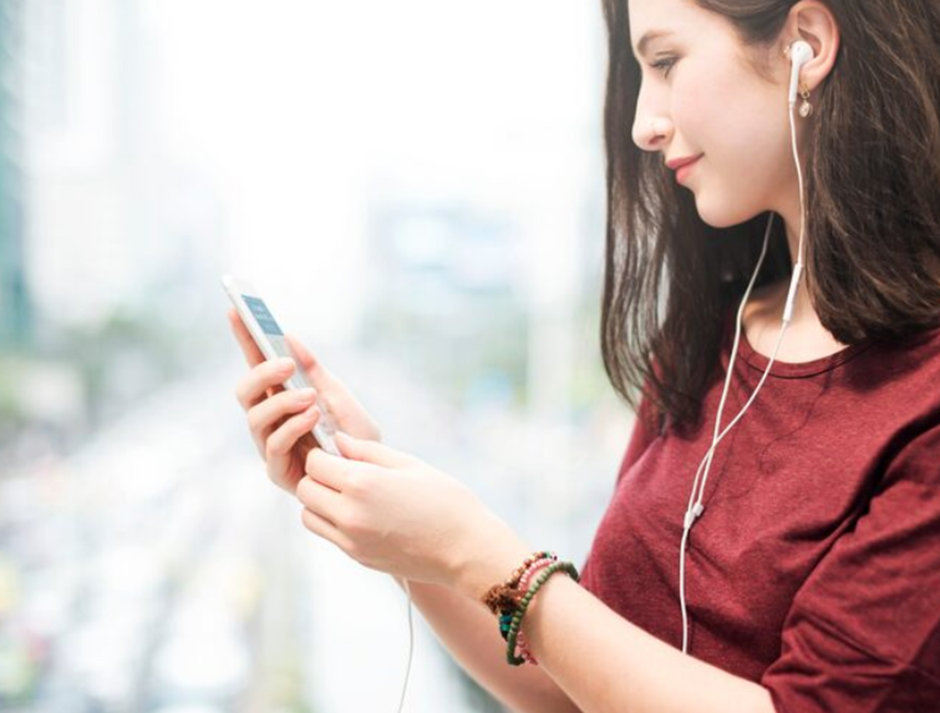 Why Wired Earphones Are Making a Strong Comeback in Singapore's Audio Market